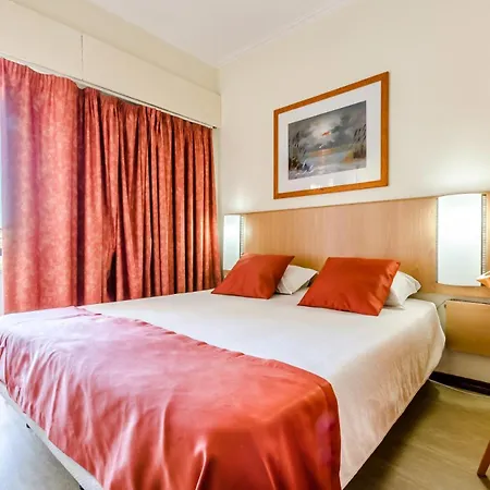 Residencial Jardim Da Αμαδόρα