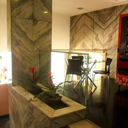 Residencial Jardim Da Πανσιόν 2*