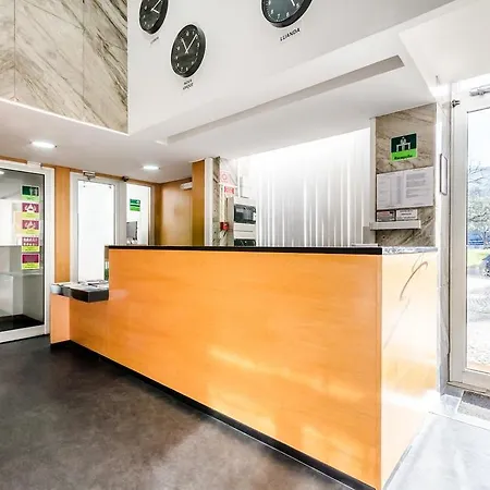 Πανσιόν Residencial Jardim Da 2*