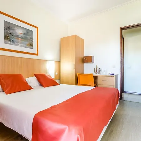 Πανσιόν Residencial Jardim Da Αμαδόρα