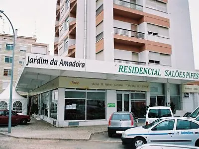 Πανσιόν Residencial Jardim Da Αμαδόρα