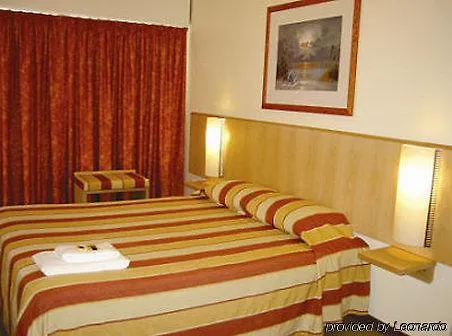 Residencial Jardim Da Амадора
